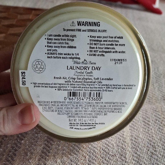White Barn Laundry Day Candle - Cream and Silver - Picture 2 of 4